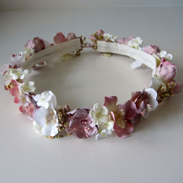Corona popurri de flores rosa marfiles y beiges para niñas de primera  comunion y arras