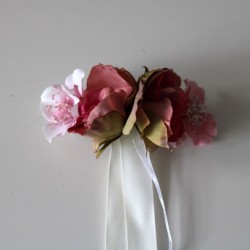 Pink flowers in a small barrette